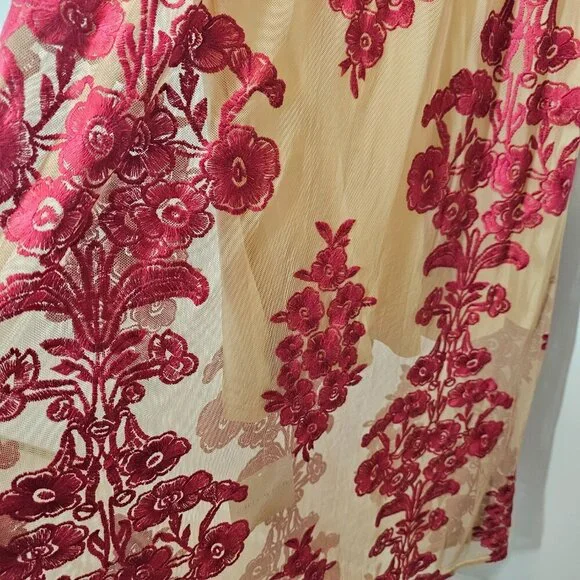 Chicwish Size XS V-neck floral embroidered mesh maxi dress wine red - Picture 9 of 15